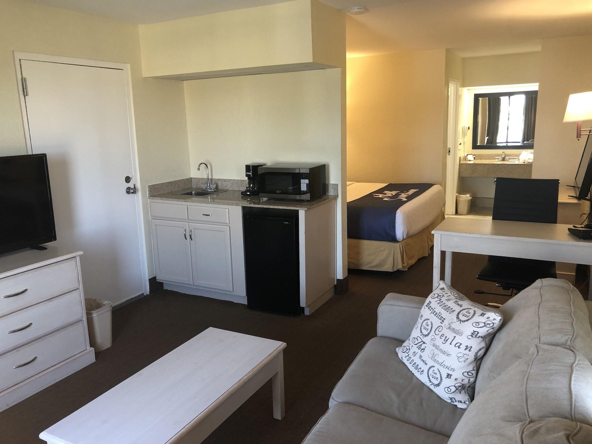 Motel Days & By Wyndham - Near Beaches Hurlburt