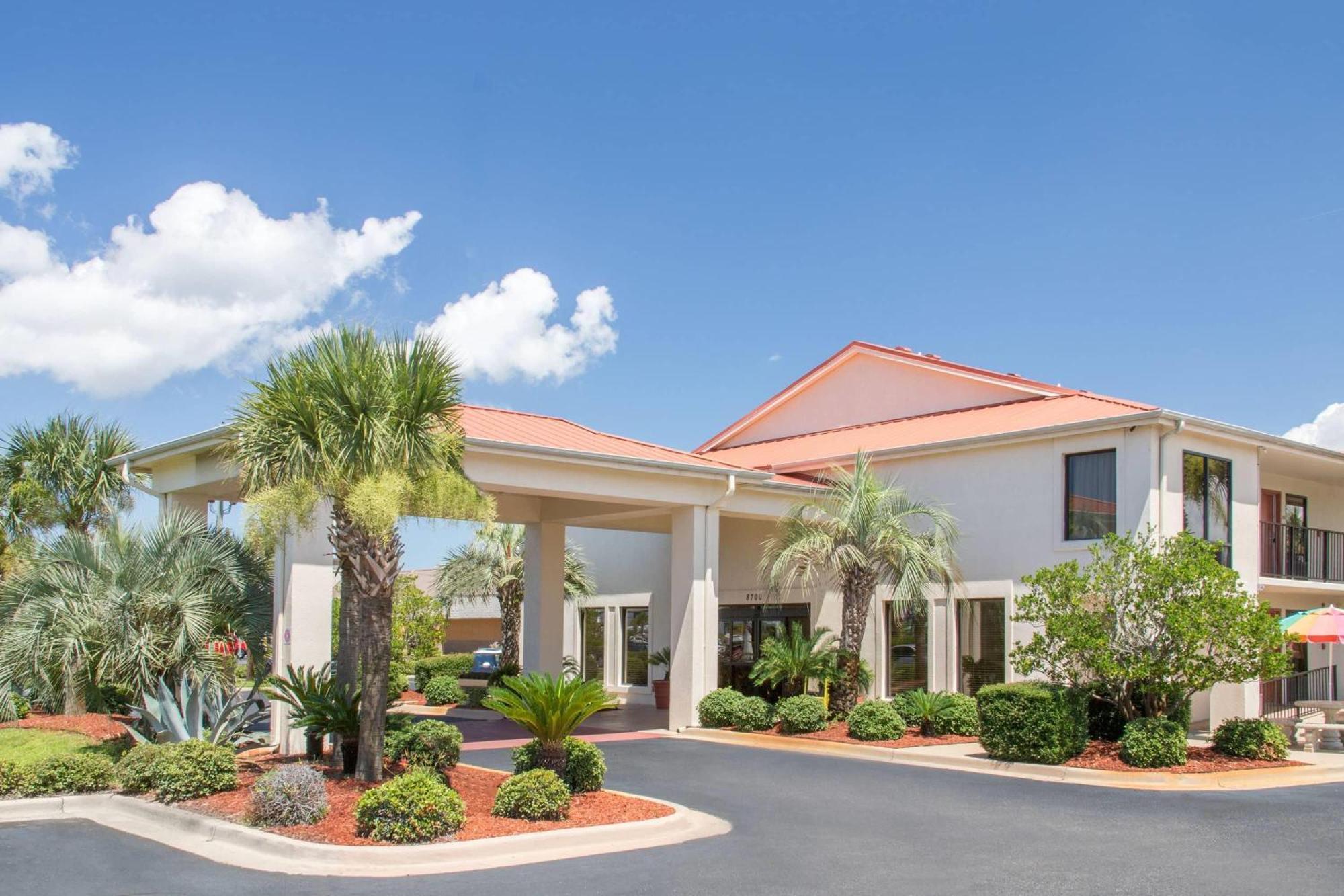 Motel Days & By Wyndham - Near Beaches Hurlburt Navarre